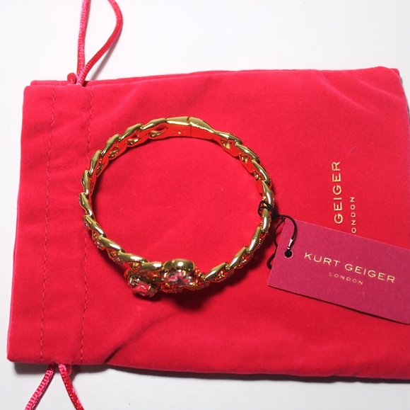 NWT KURT GEIGER LONDON DUAL PAVÉ HEART HEAD GOLD TONE HINGE CUFF BANGLE BRACELET - Picture 5 of 6